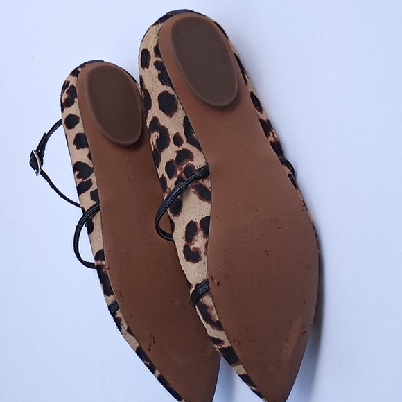 014 Banana Republic Flats. Size 8 - Picture 8 of 9